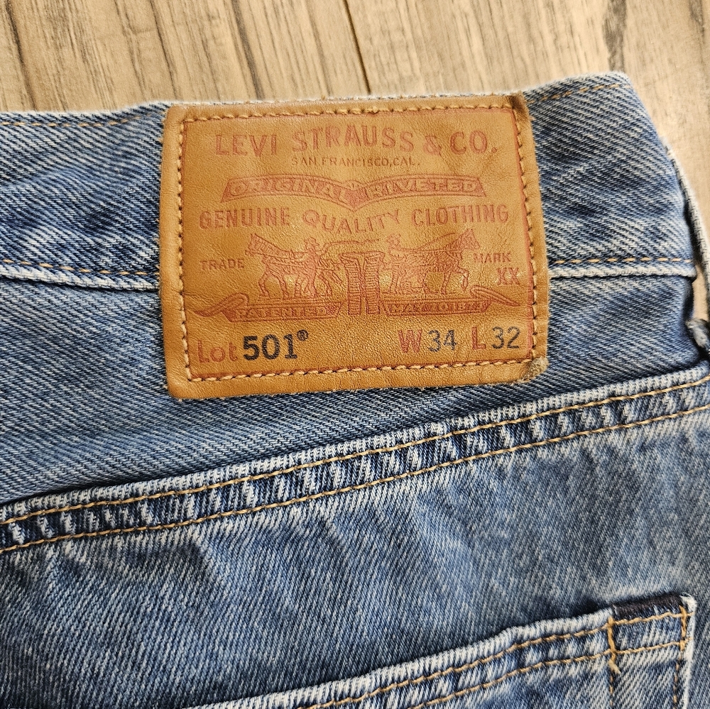 Levi’s Button Fly Cut Off Medium Wash Jeans 34 Waist 501's - Picture 5 of 6
